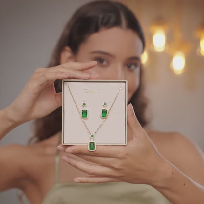 Salty Kiara Advani Green Emerald Contemporary Necklace Set - 18K Gold Plated (Multicolour)